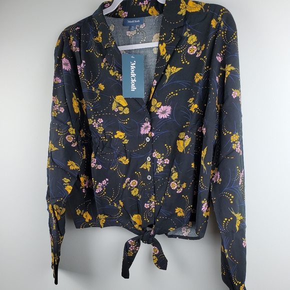 ModCloth Black Floral Cropped Button Down Blouse - Picture 4 of 7